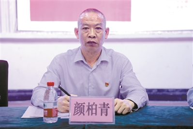 顏柏青：全國勞動模范、黃埔區環衛美化服務中心拓展二部副部長、工會副主席